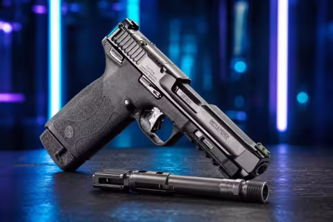 Smith & Wesson M&P 5.7 s rozobratou zostavou hlavne systému TEMPO