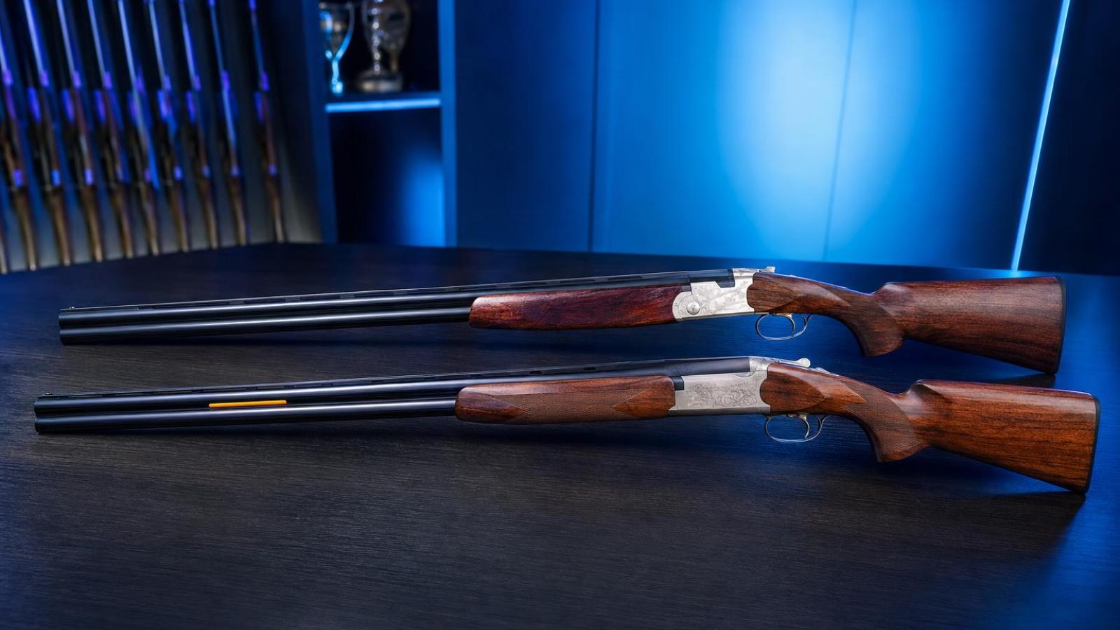 Beretta 686 Silver Pigeon I a Browning B525 Game 1 položené vedľa seba.